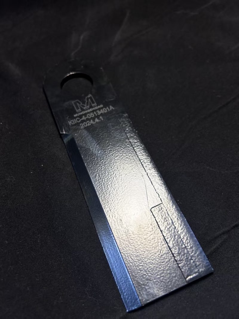 Corn header blade