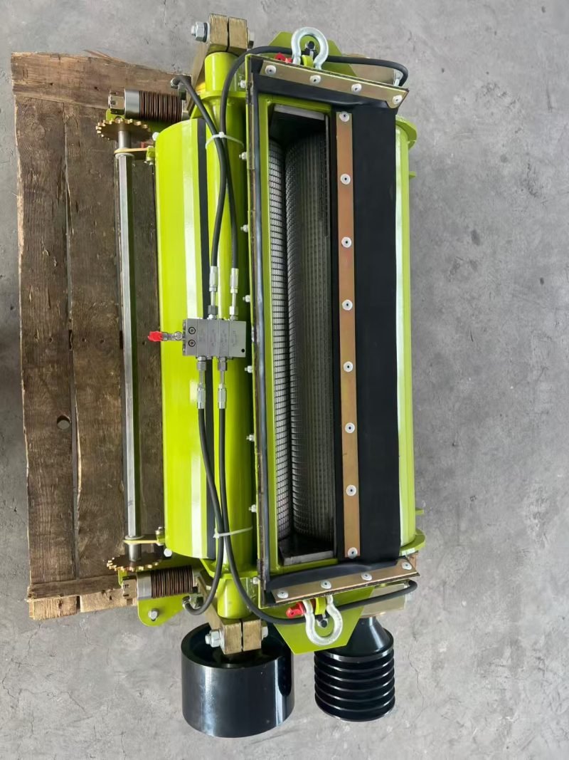 Grain crushing roller