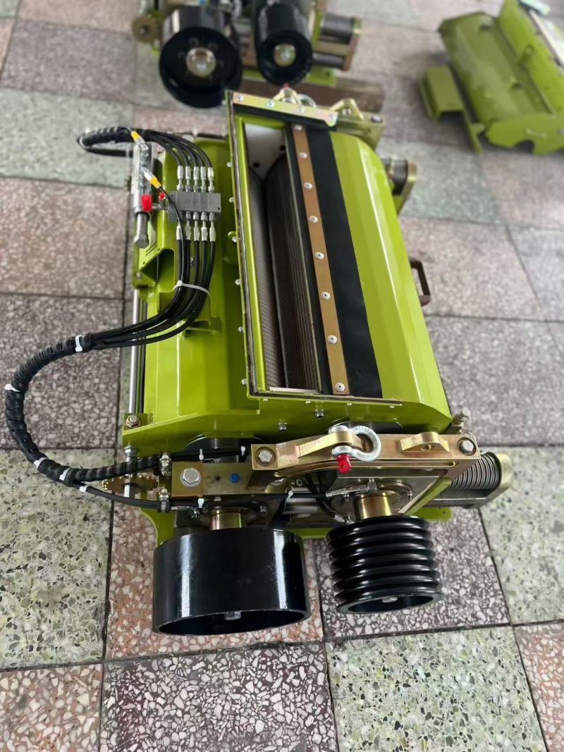 Grain crushing roller
